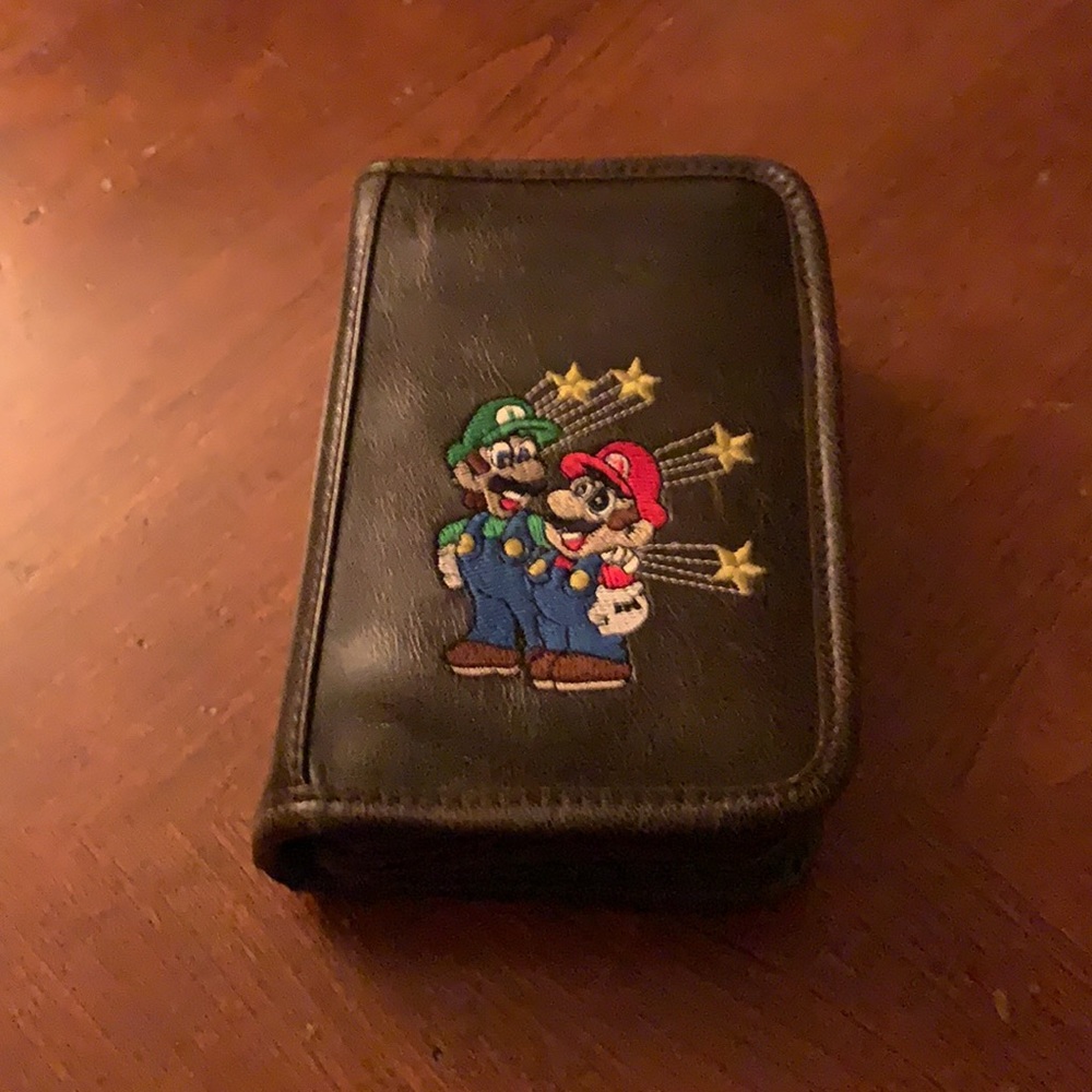 DS with 4 Games, Game Case, DS Case and Charger - Picture 4 of 5